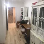 Lovely And Freshly Renovated In 10 Praha