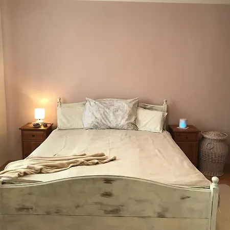 Apartment Lovely And Freshly Renovated In 10