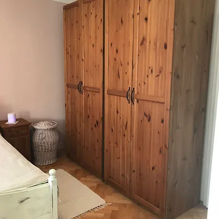 Lovely And Freshly Renovated In 10 Prága