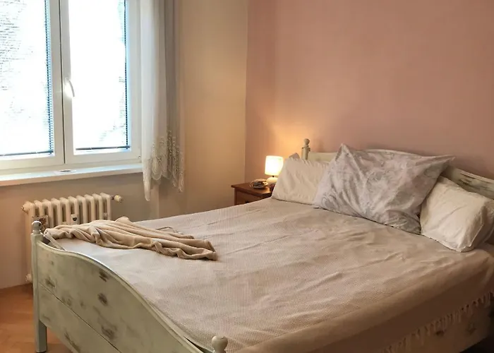 Appartamento Lovely And Freshly Renovated In 10 *