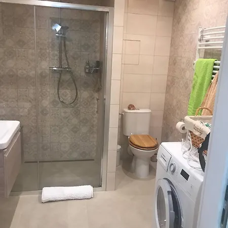 Apartment Lovely And Freshly Renovated In 10 *